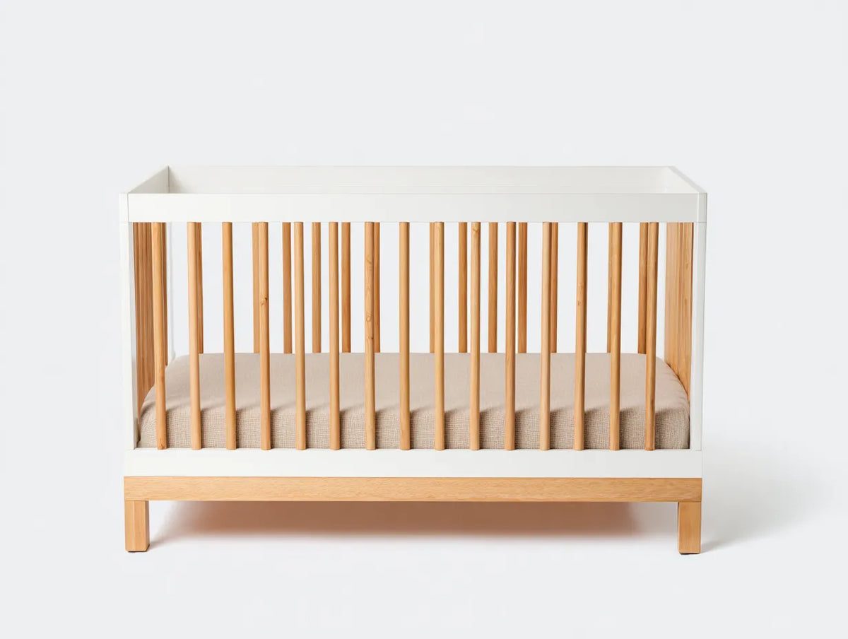 Culla in legno 125×68×90 cm - bianco e naturale - design lineare per camera da letto